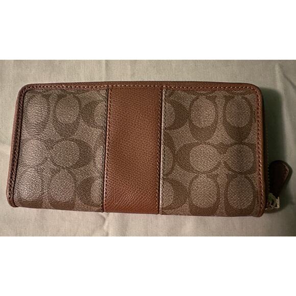 Coach Signature Zip Around Wallet in Brown Canvas Leather - Authentic & Elegant - Picture 2 of 6